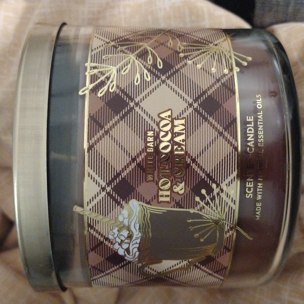 Bath Body Works 3 Wick Scented CandleHot Cocoa & cream